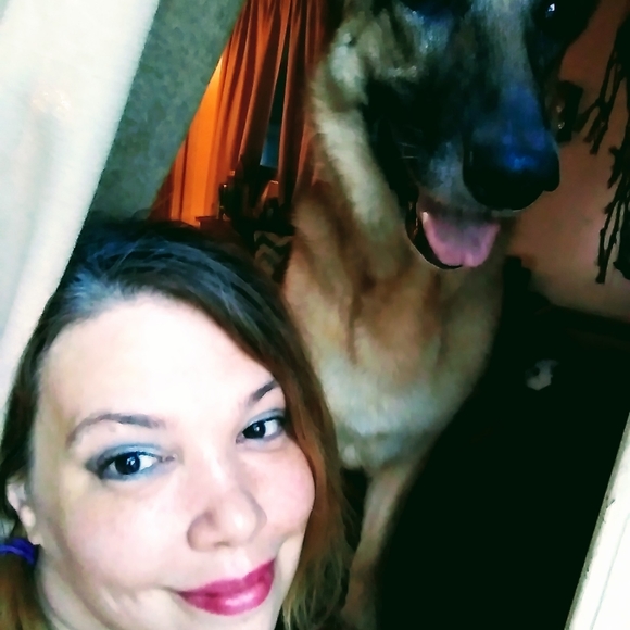 Meet your Posher, Jennifer - Picture 3 of 10